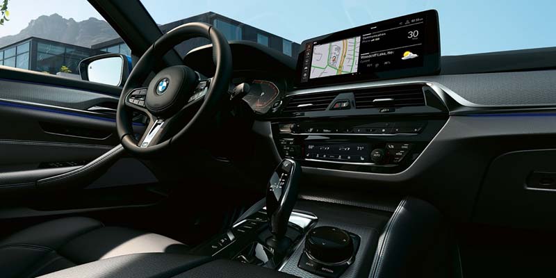 24 BMW 5 Series interior dash